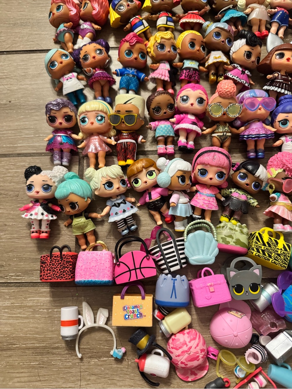 L.O.L. Surprise! Mini Doll Collection - Pink, Purple, Blue, Yellow, Black, White - Picture 7 of 7